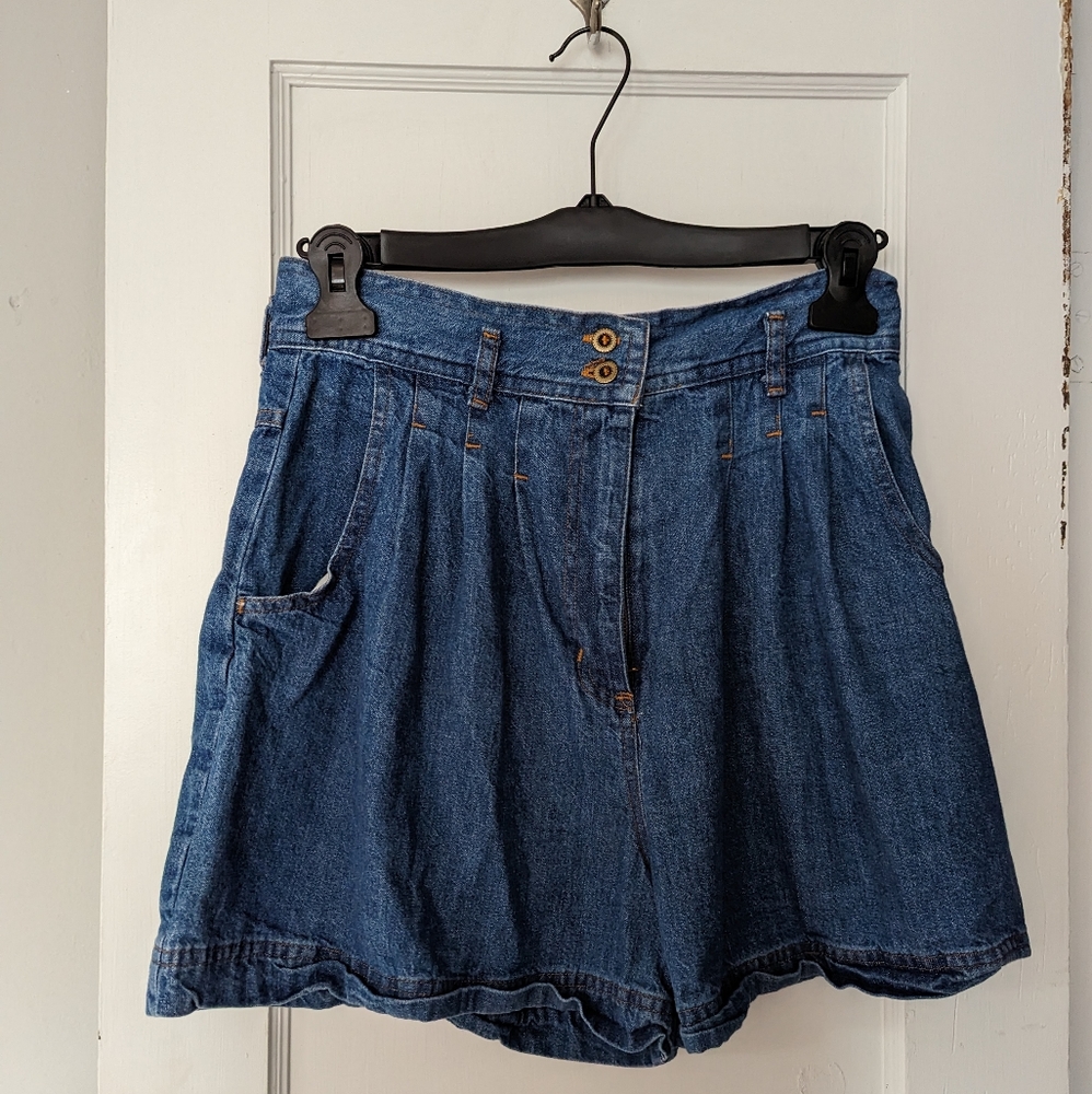 High waisted vintage denim shorts with pleats